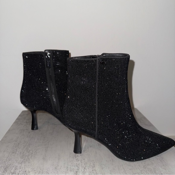 Michael Kors Rue Crystal Embellished Faux Suede Boots Size - 6 in women’s - Picture 2 of 6
